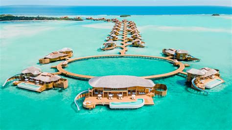 Top Luxury Resorts in the Maldives 